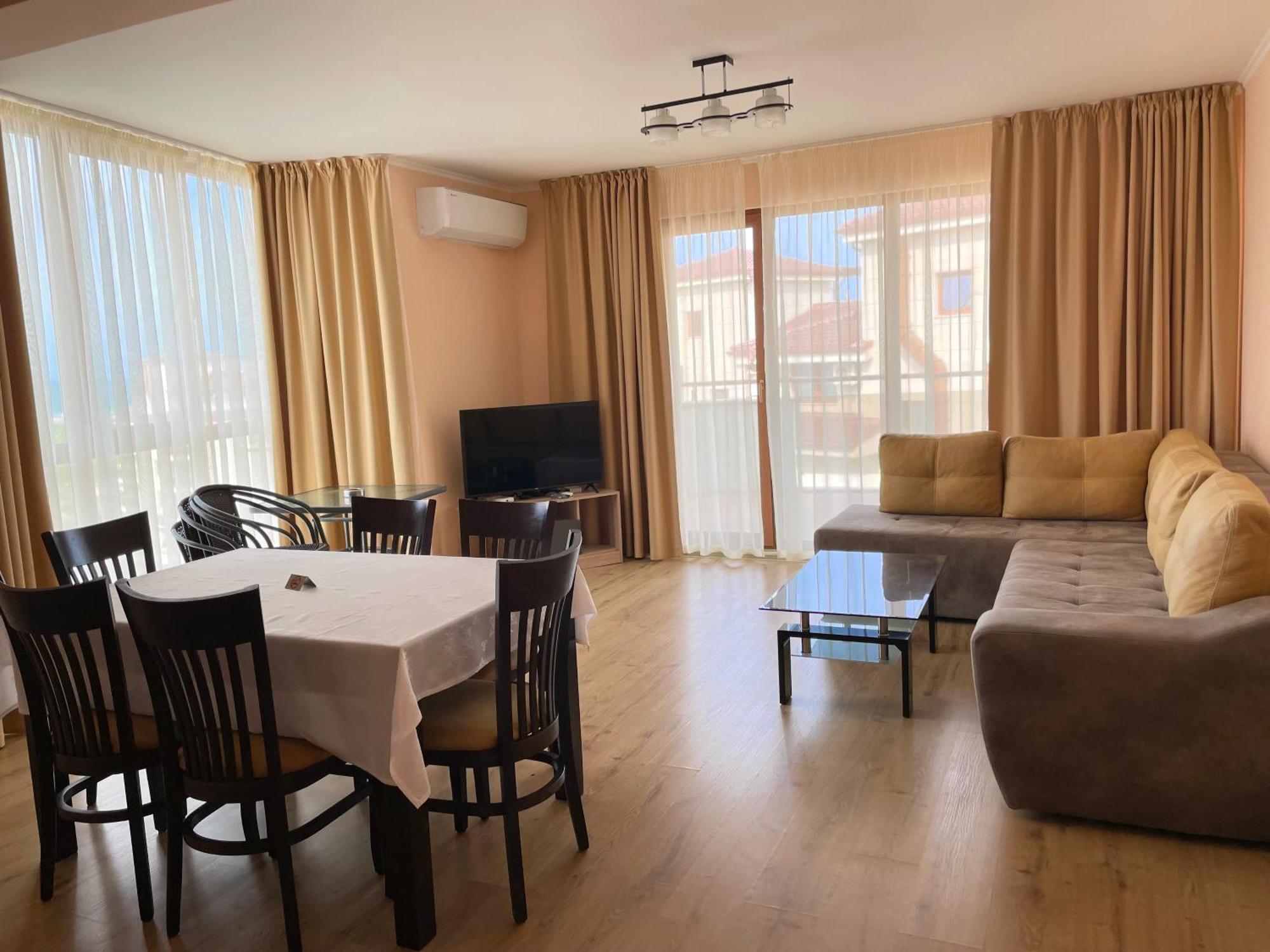Apartment Long Sunny Shkorpilovtsi